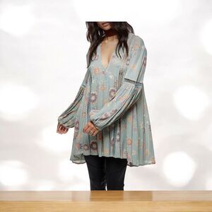Free People Women's Oversized Tunic Top Boho Blue Crepe Crochet W/Floral Siz